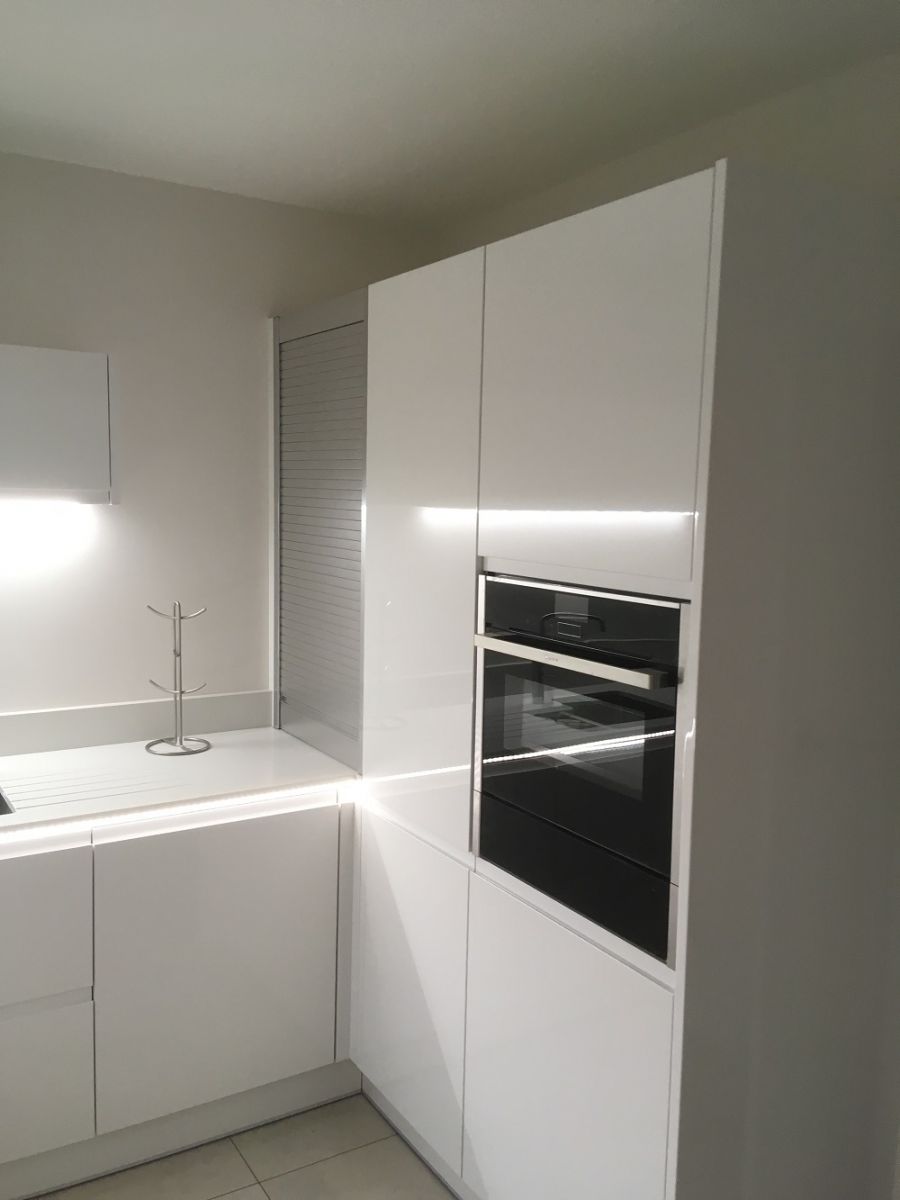 Malmo White Gloss